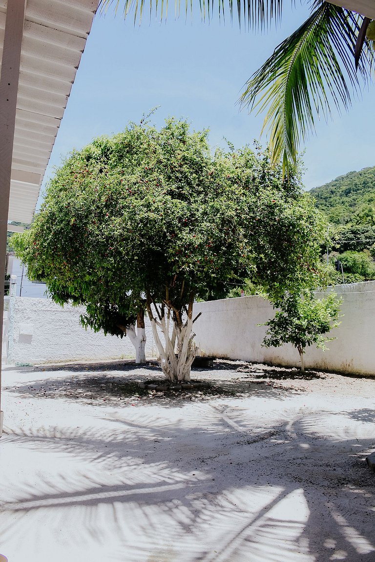 Kitnet prática e aconchegante perto do túnel Cafubá