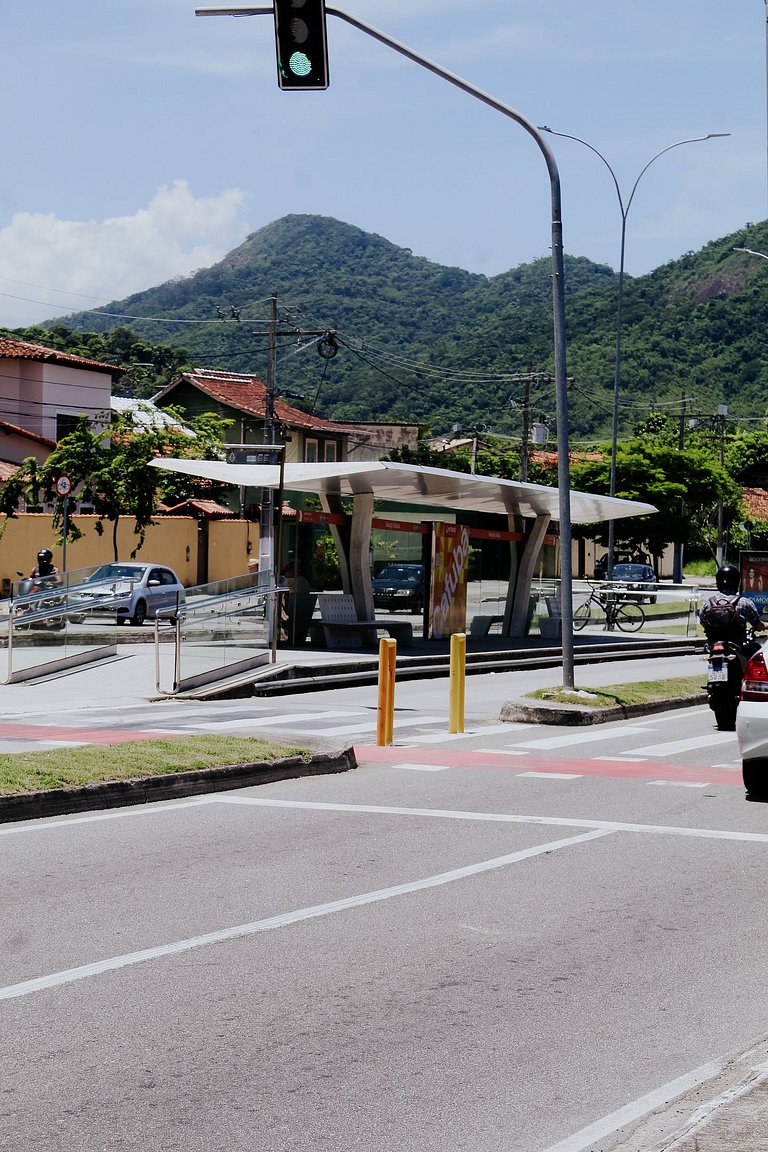Kitnet prática e aconchegante perto do túnel Cafubá