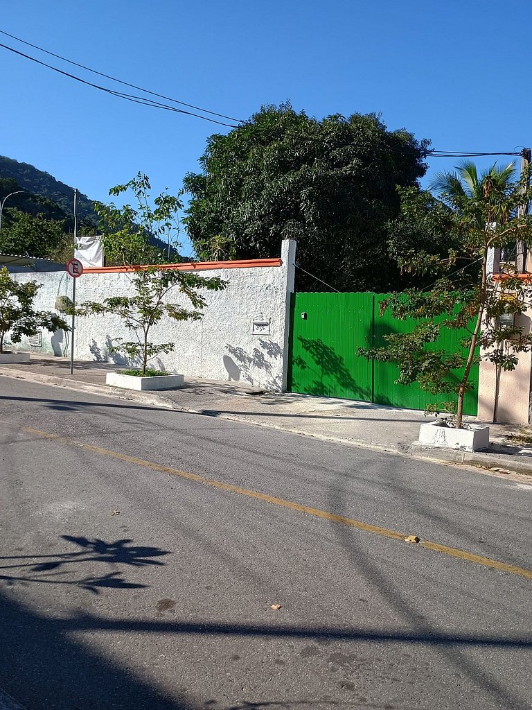 Kitnet prática e aconchegante perto do túnel Cafubá